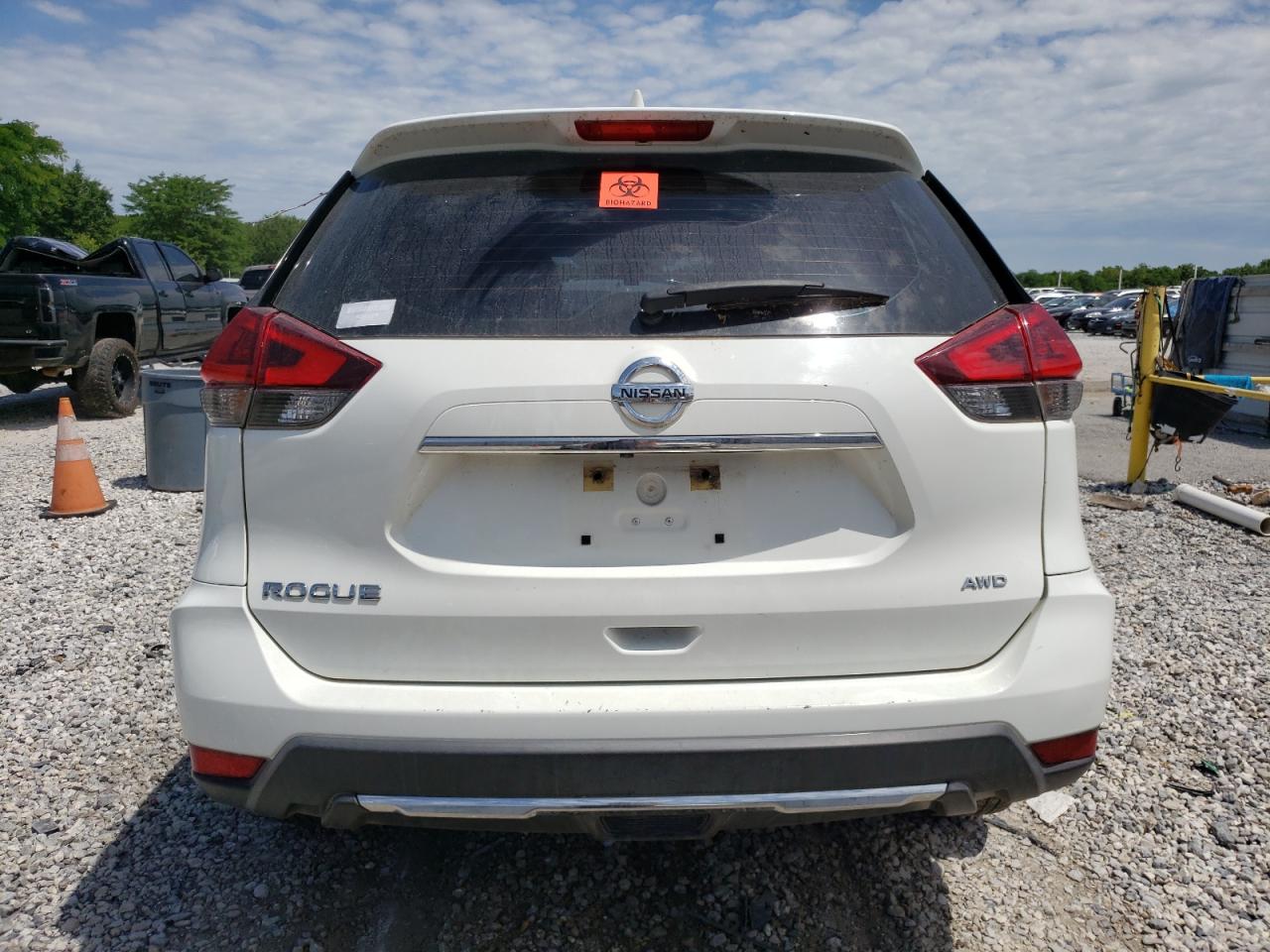 KNMAT2MV1JP584415 NISSAN ROGUE 2018