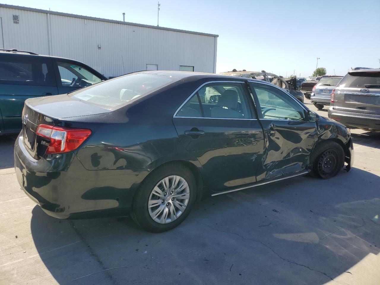 2014 Toyota Camry L vin: 4T1BF1FK3EU413189