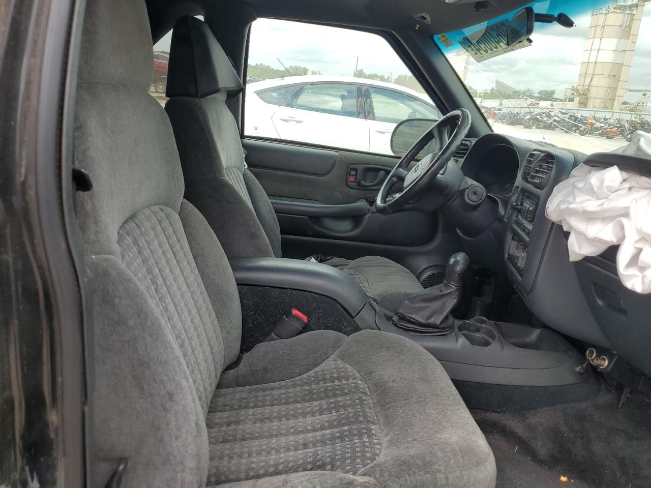 1GNCT18W72K128818 2002 Chevrolet Blazer