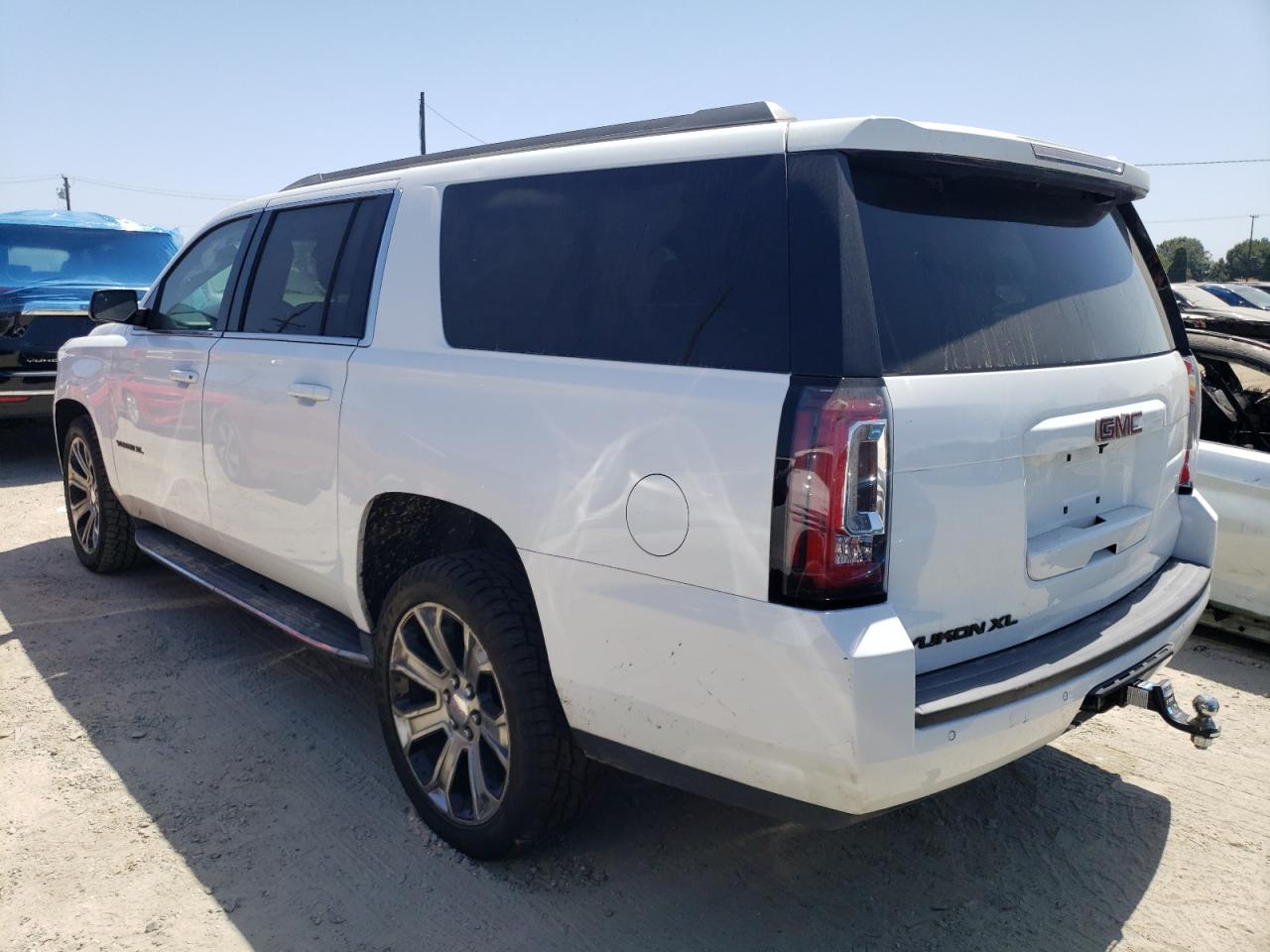 2019 GMC Yukon Xl K1500 Sle vin: 1GKS2FKCXKR314724