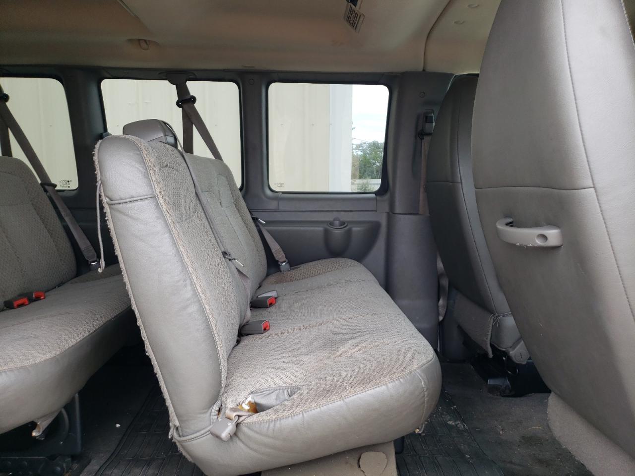 1GAZGYFGXC1157998 2012 Chevrolet Express G3500 Lt