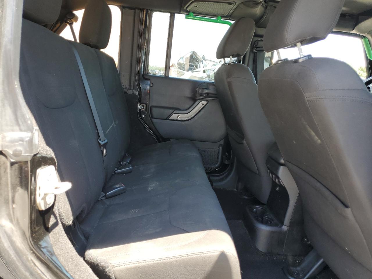 1C4BJWDG4FL740772 2015 Jeep Wrangler Unlimited Sport