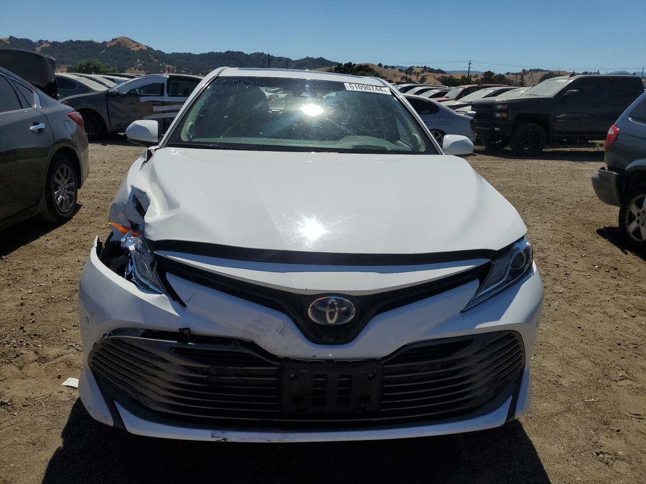 2018 Toyota Camry Hybrid vin: 4T1B21HK7JU500970