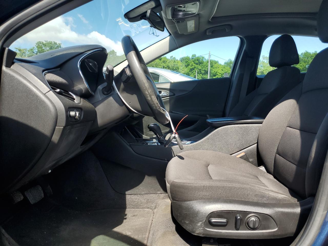 1G1ZD5ST6KF110818 2019 Chevrolet Malibu Lt