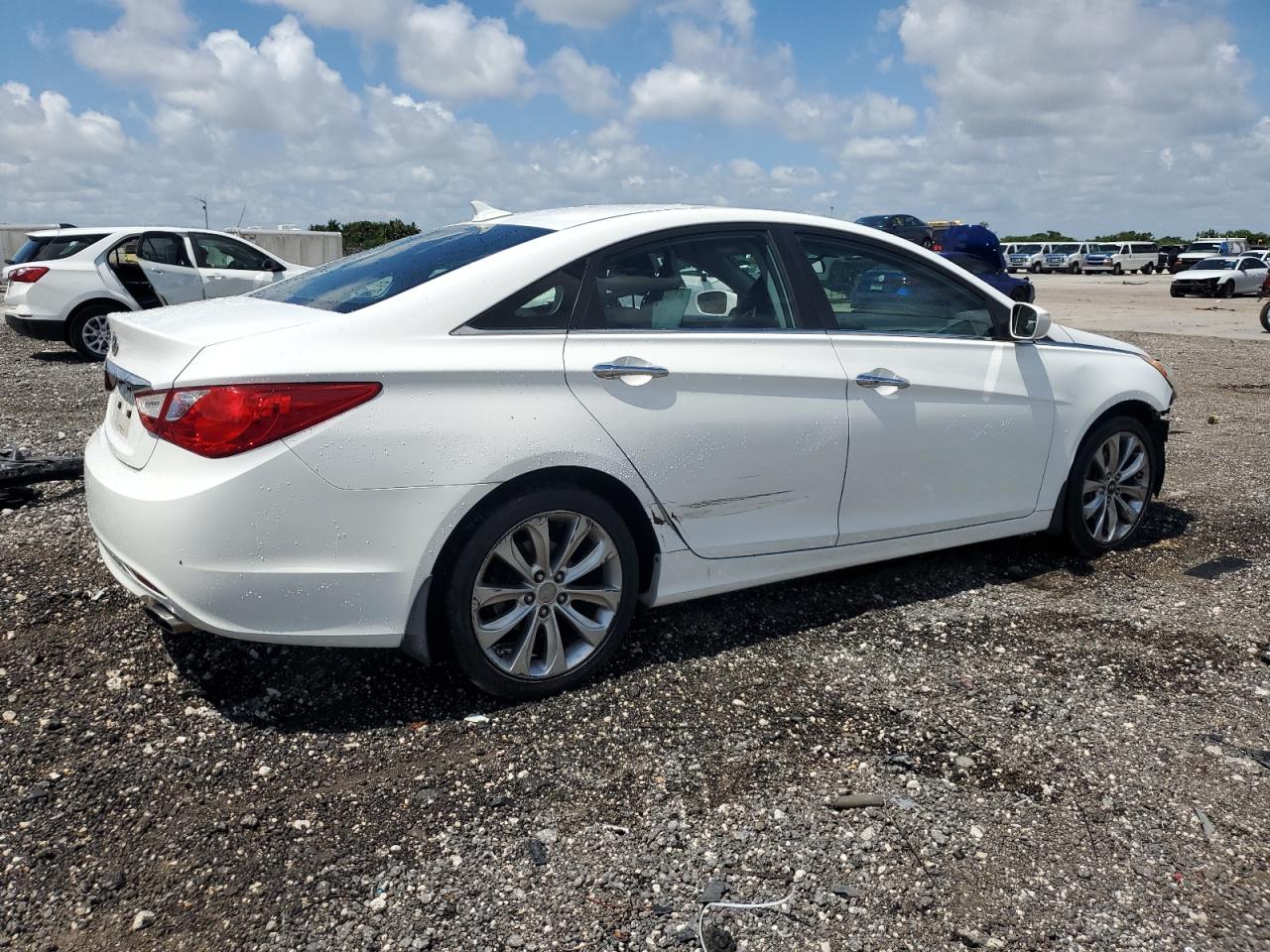 5NPEC4AC1BH129562 2011 Hyundai Sonata Se