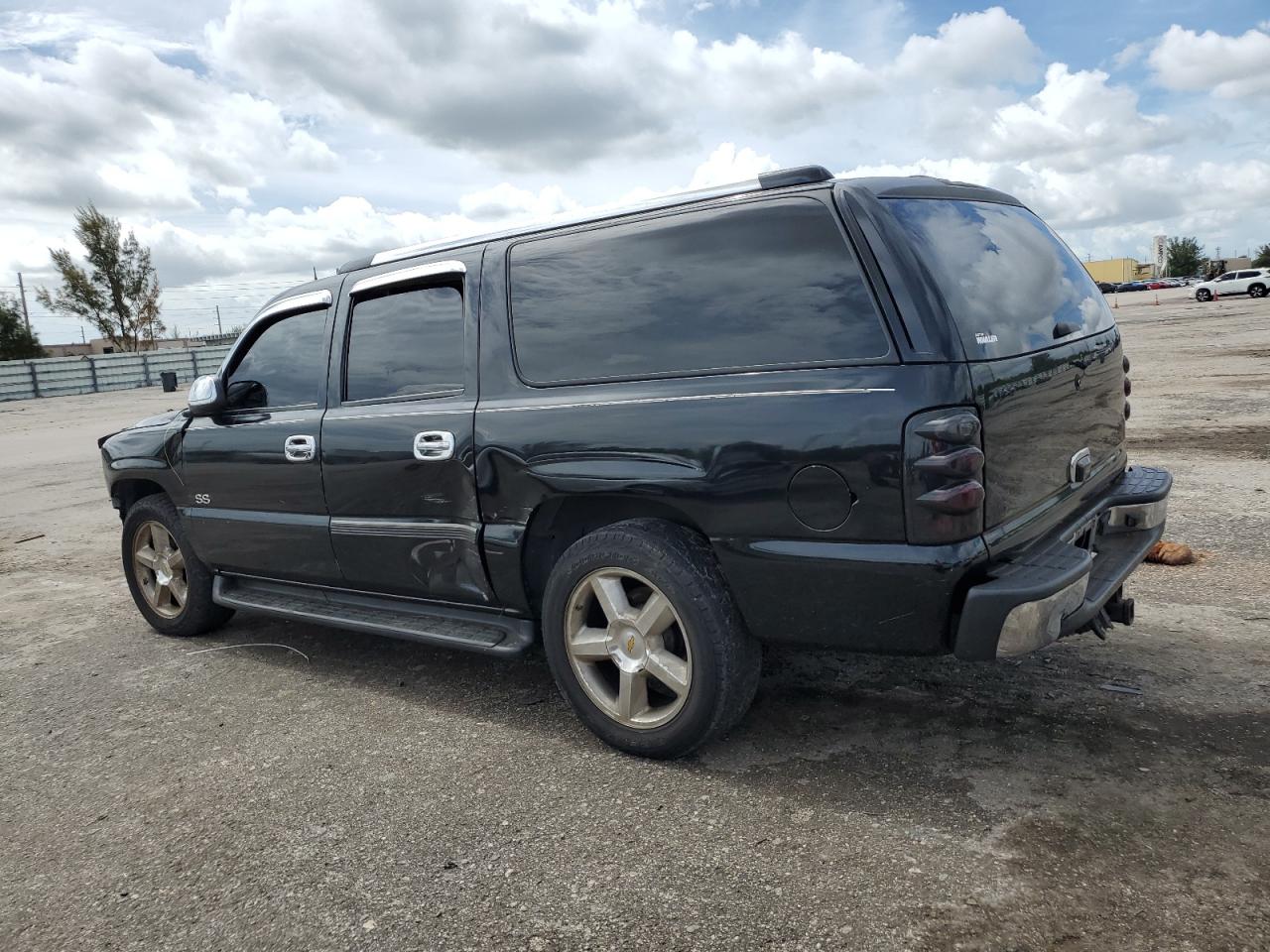 1GNEC16Z92J143865 2002 Chevrolet Suburban C1500