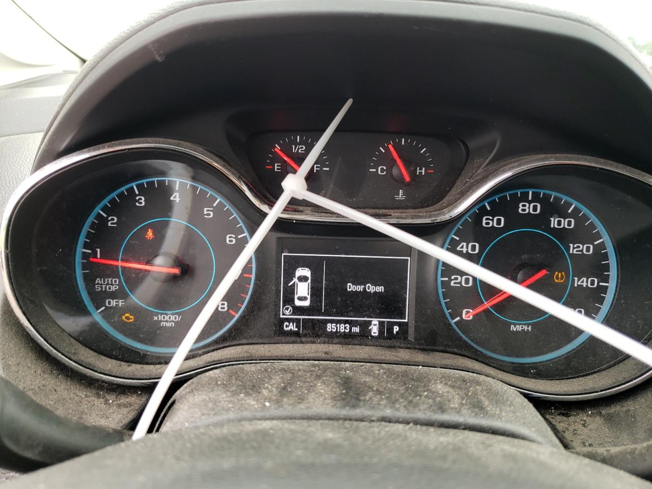 1G1BE5SM8J7235139 CHEVROLET CRUZE 2018