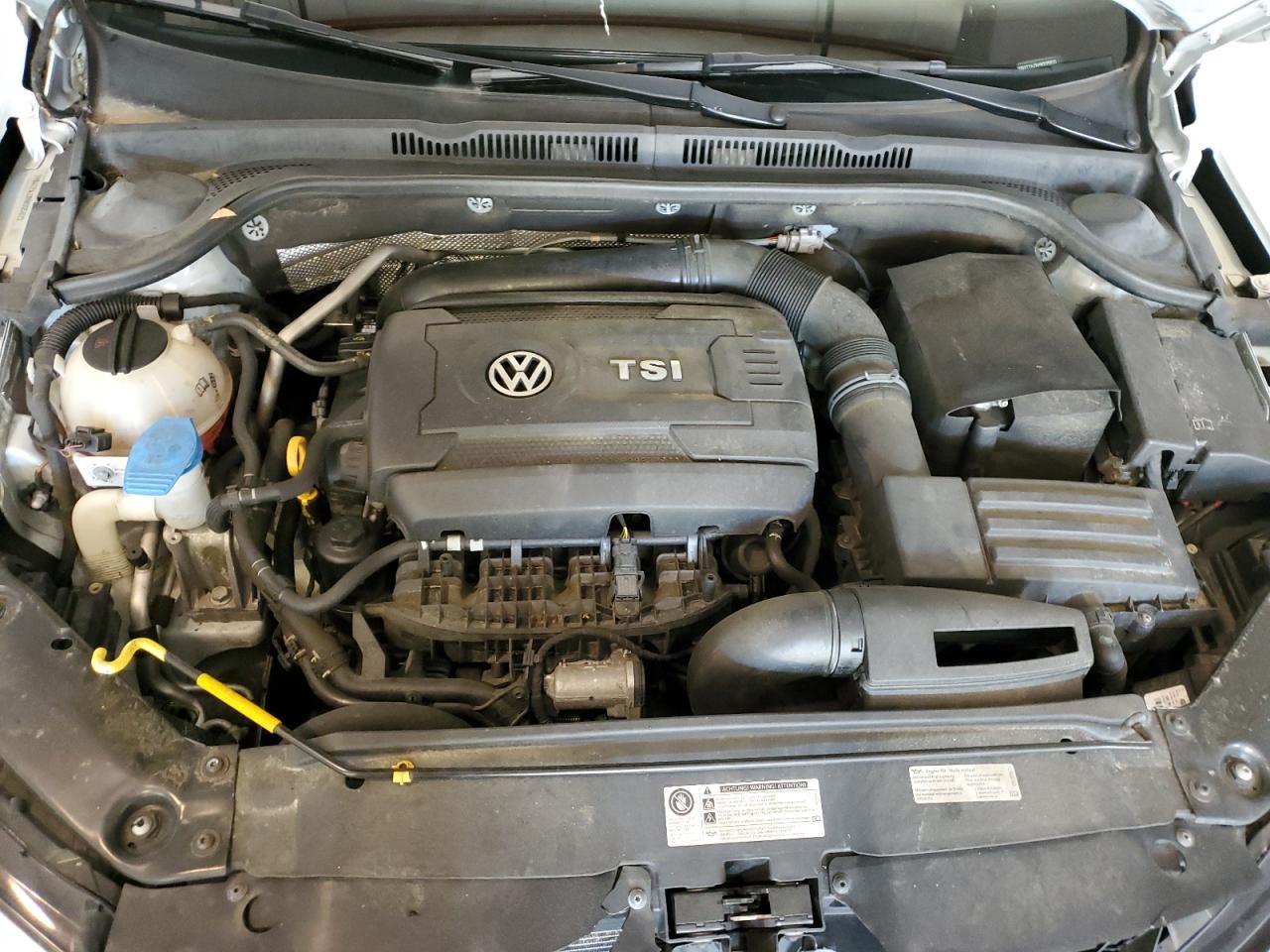 3VW4T7AJXHM335622 2017 Volkswagen Jetta Gli