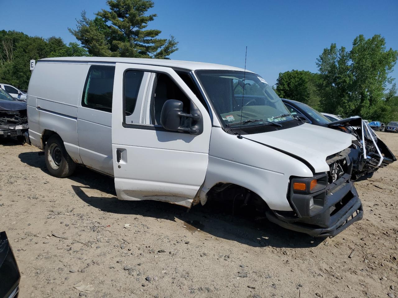 1FTNE1EW0BDB25392 2011 Ford Econoline E150 Van