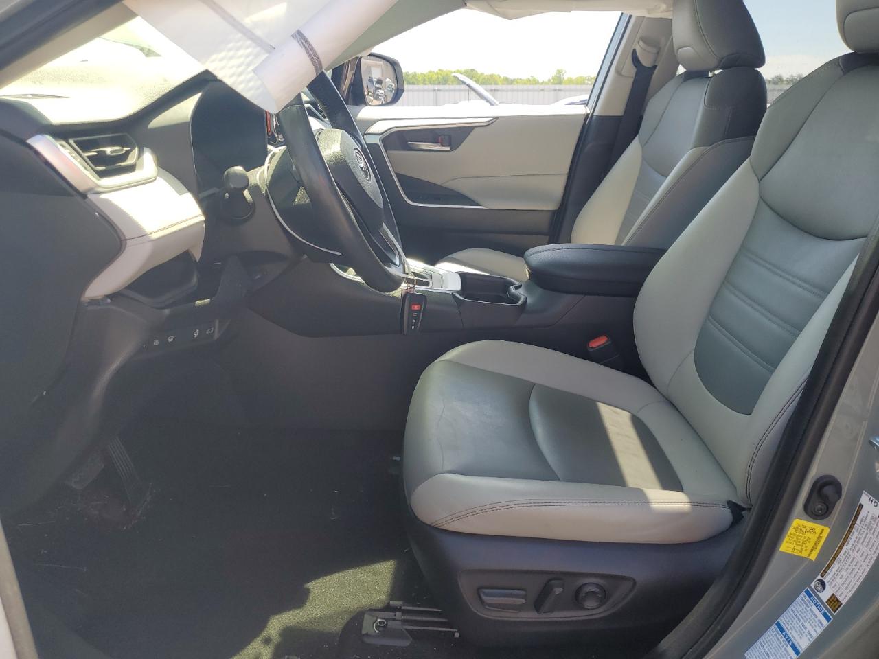 JTMA1RFV4MD073136 2021 Toyota Rav4 Xle Premium