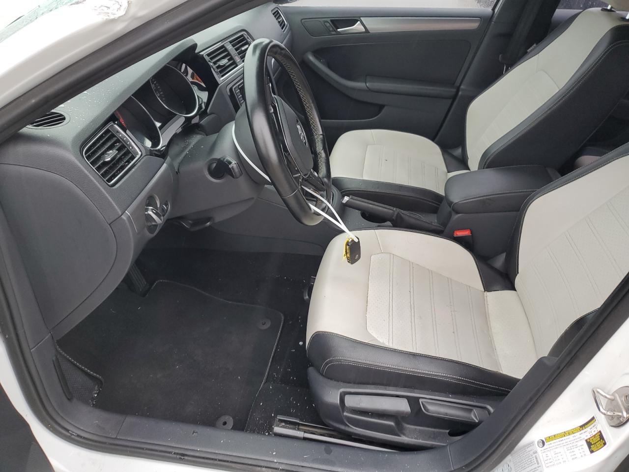 3VWD17AJ3GM370300 2016 Volkswagen Jetta Sport