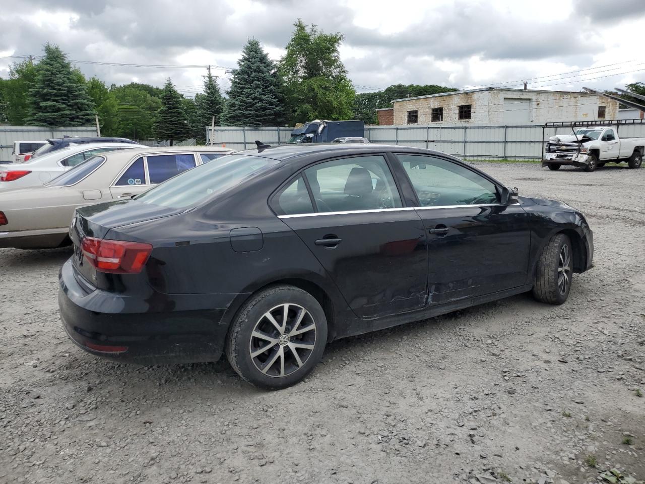 3VWDB7AJ9JM237268 2018 Volkswagen Jetta Se