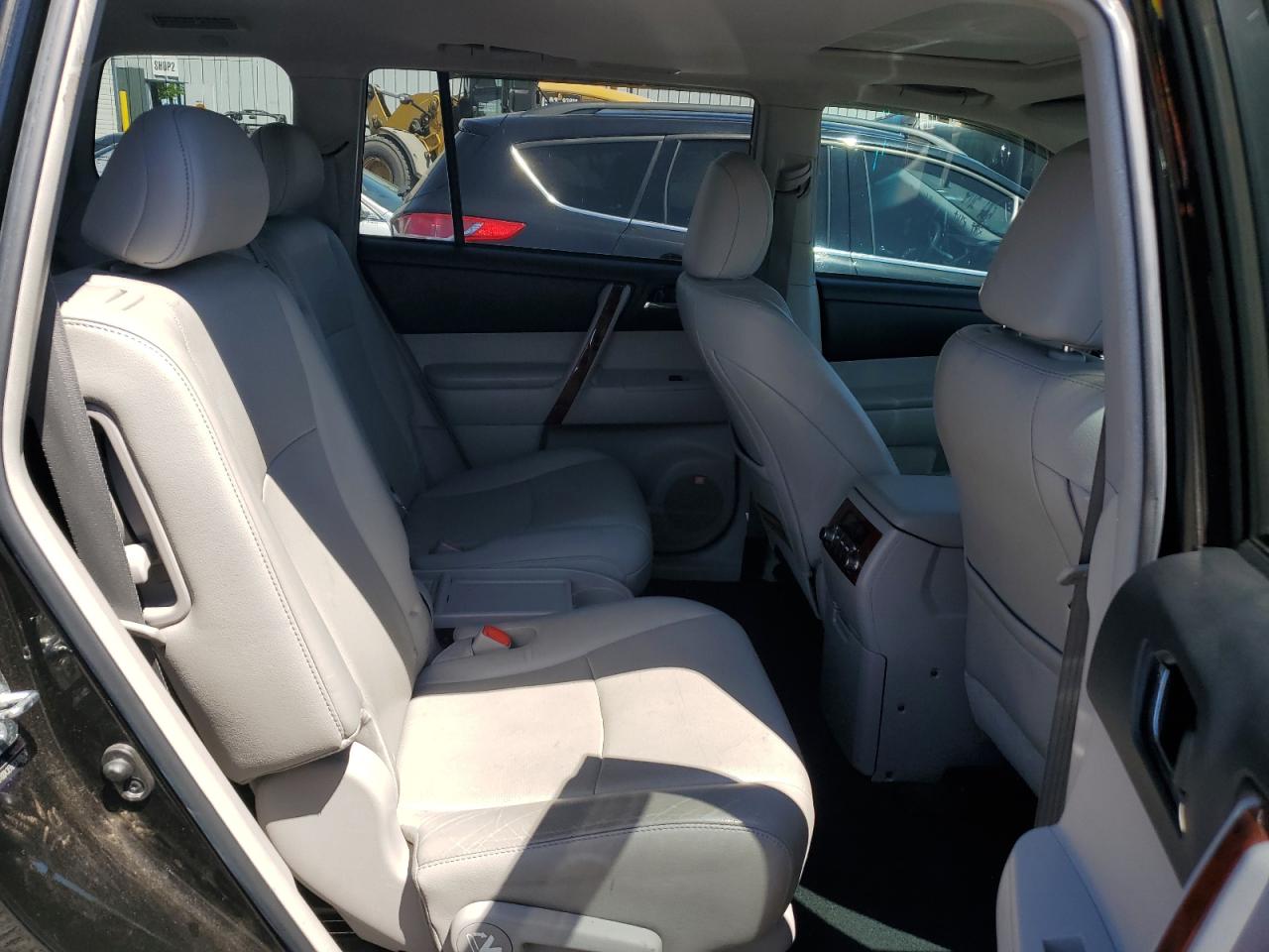 5TDDK3EH0CS100628 2012 Toyota Highlander Limited