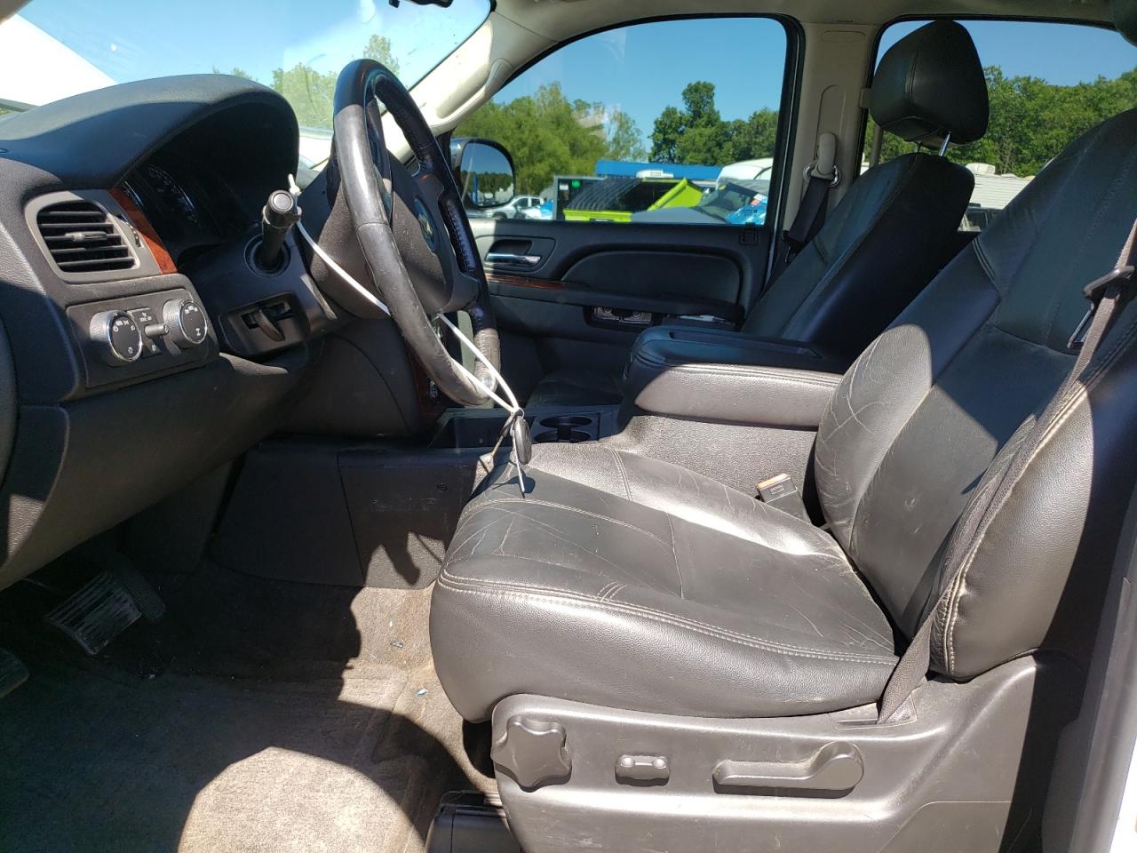 1GNSKBE04BR372857 2011 Chevrolet Tahoe K1500 Lt