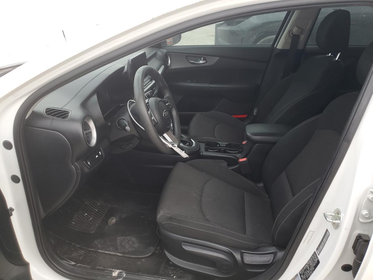 3KPF24ADXME272498 2021 Kia Forte Fe