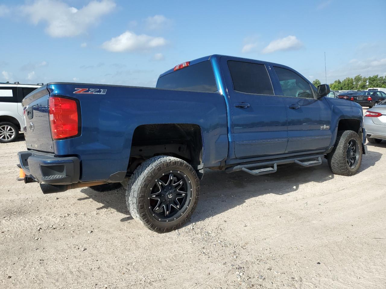 2018 Chevrolet Silverado K1500 Lt vin: 3GCUKREC0JG114838