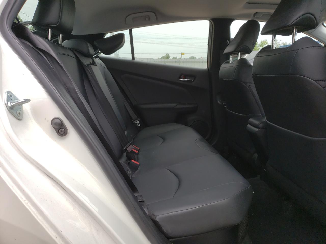 JTDKARFU2H3046556 2017 Toyota Prius