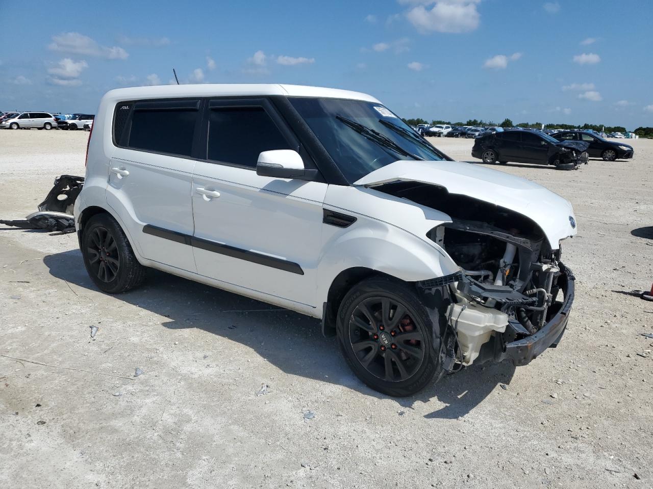 KNDJT2A6XC7476343 2012 Kia Soul +