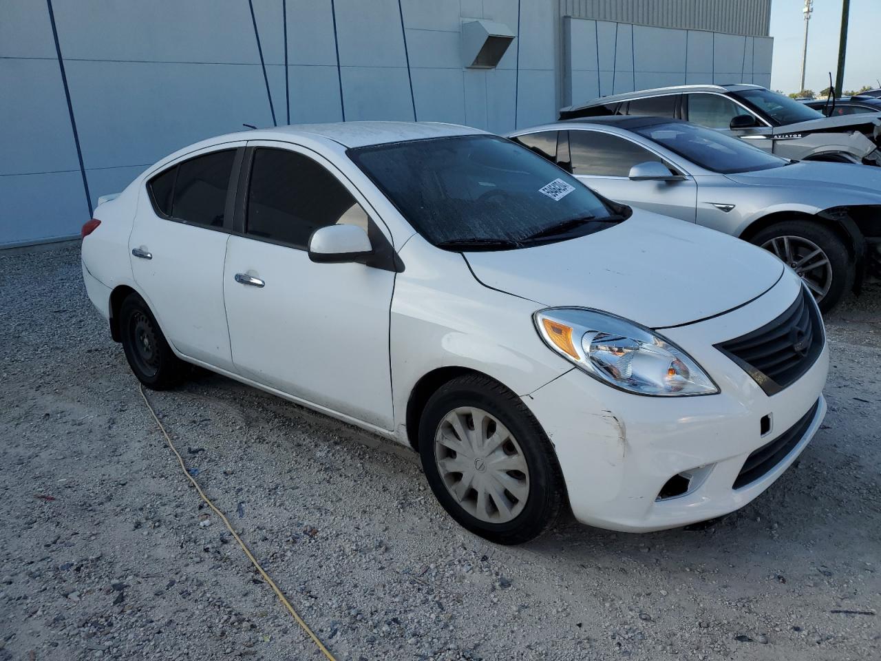 2013 Nissan Versa S vin: 3N1CN7AP5DL864864