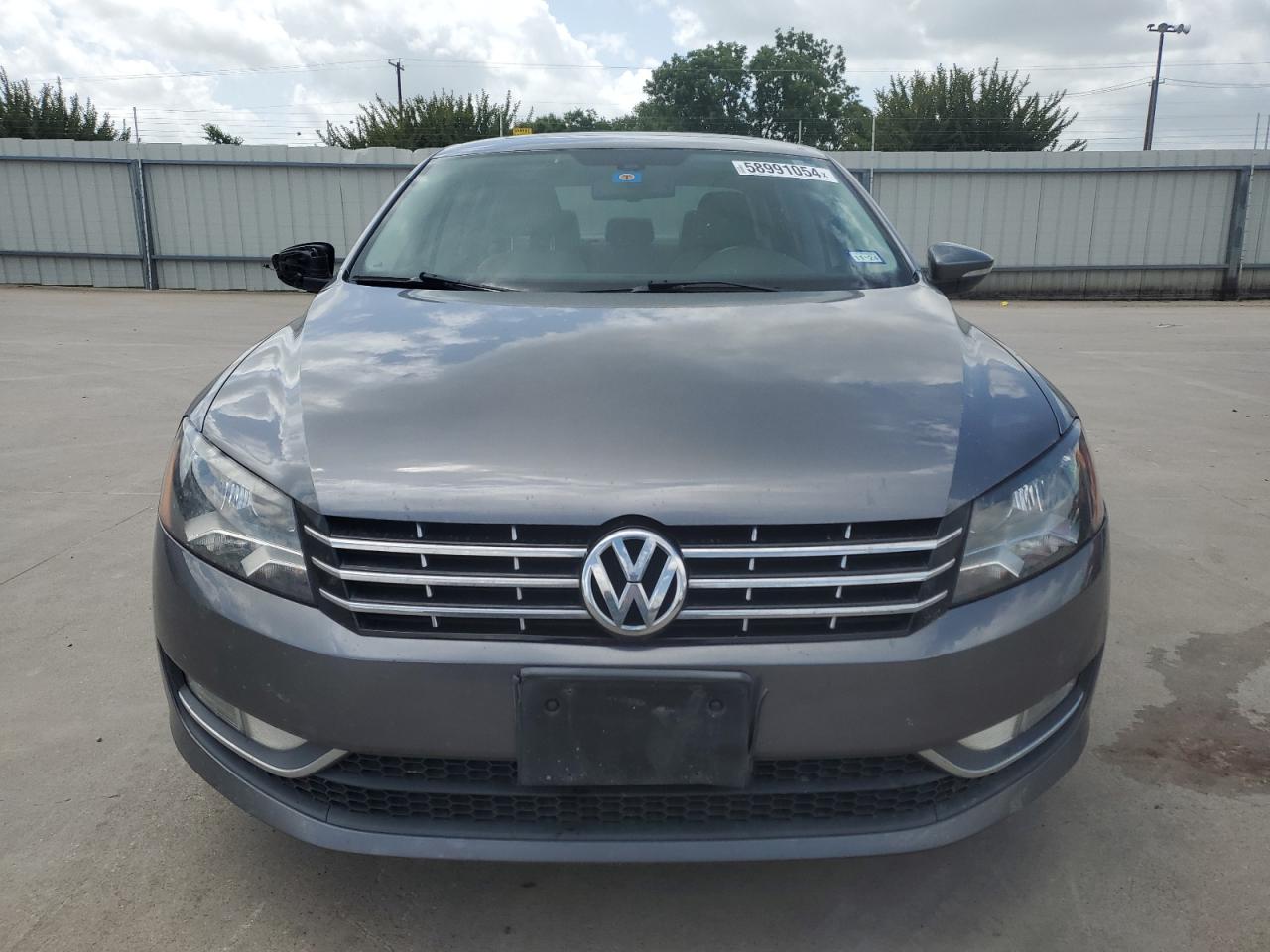 1VWBM7A35CC024020 2012 Volkswagen Passat Se