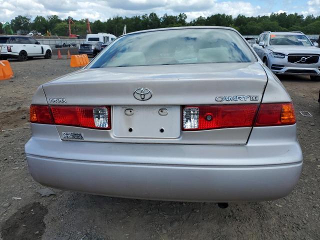 2000 Toyota Camry Ce VIN: 4T1BG22K2YU996061 Lot: 57399884