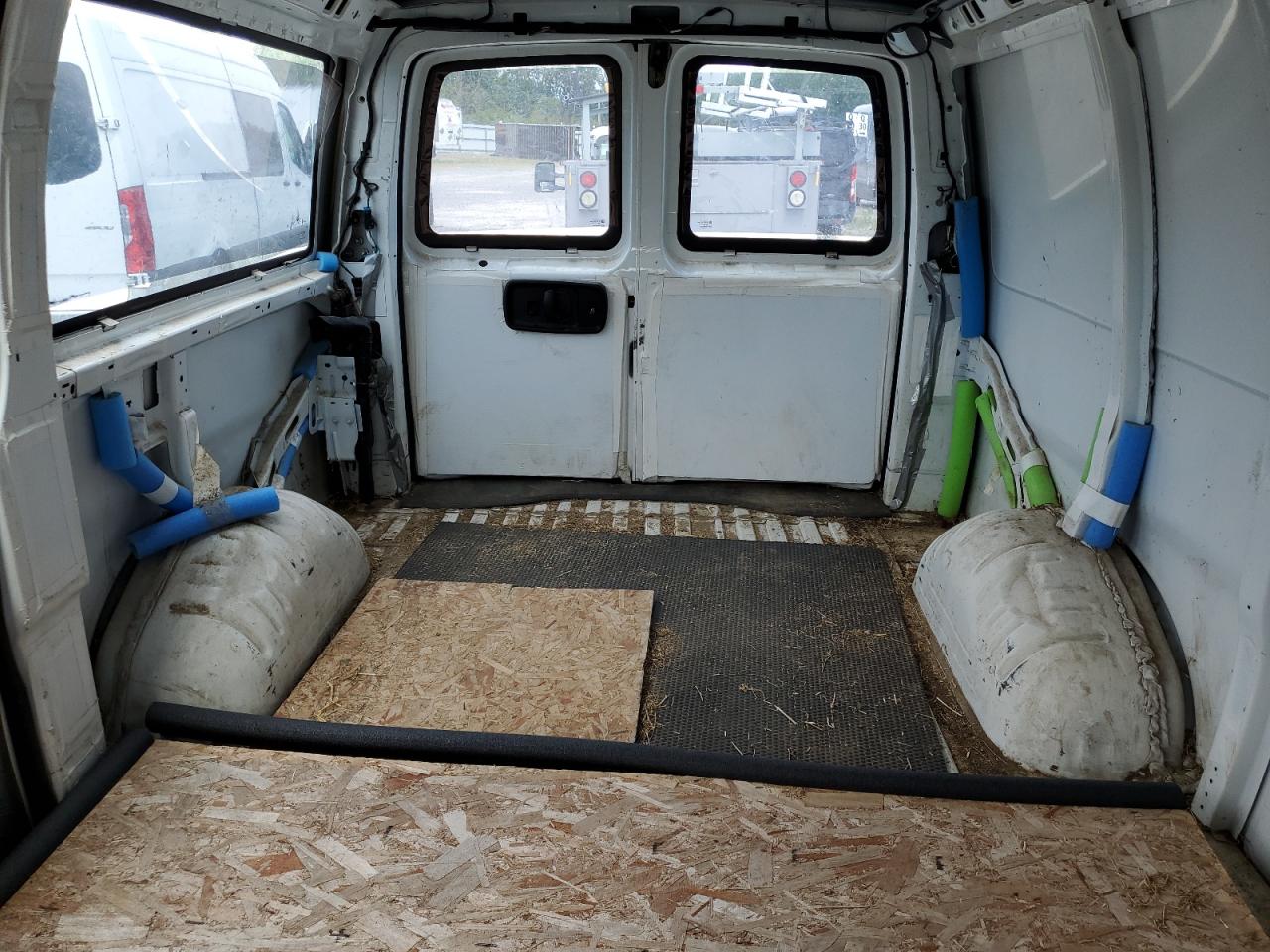 1GCWGFCA8C1142446 2012 Chevrolet Express G2500