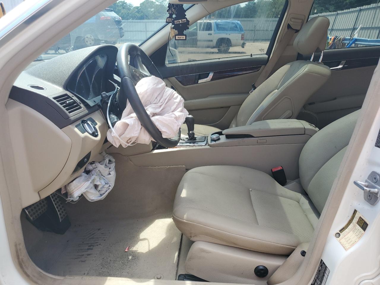 WDDGF5EB9AR105434 2010 Mercedes-Benz C 300