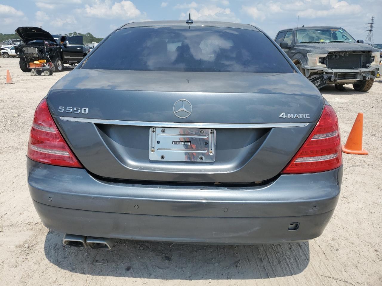 WDDNG86X97A127702 2007 Mercedes-Benz S 550 4Matic