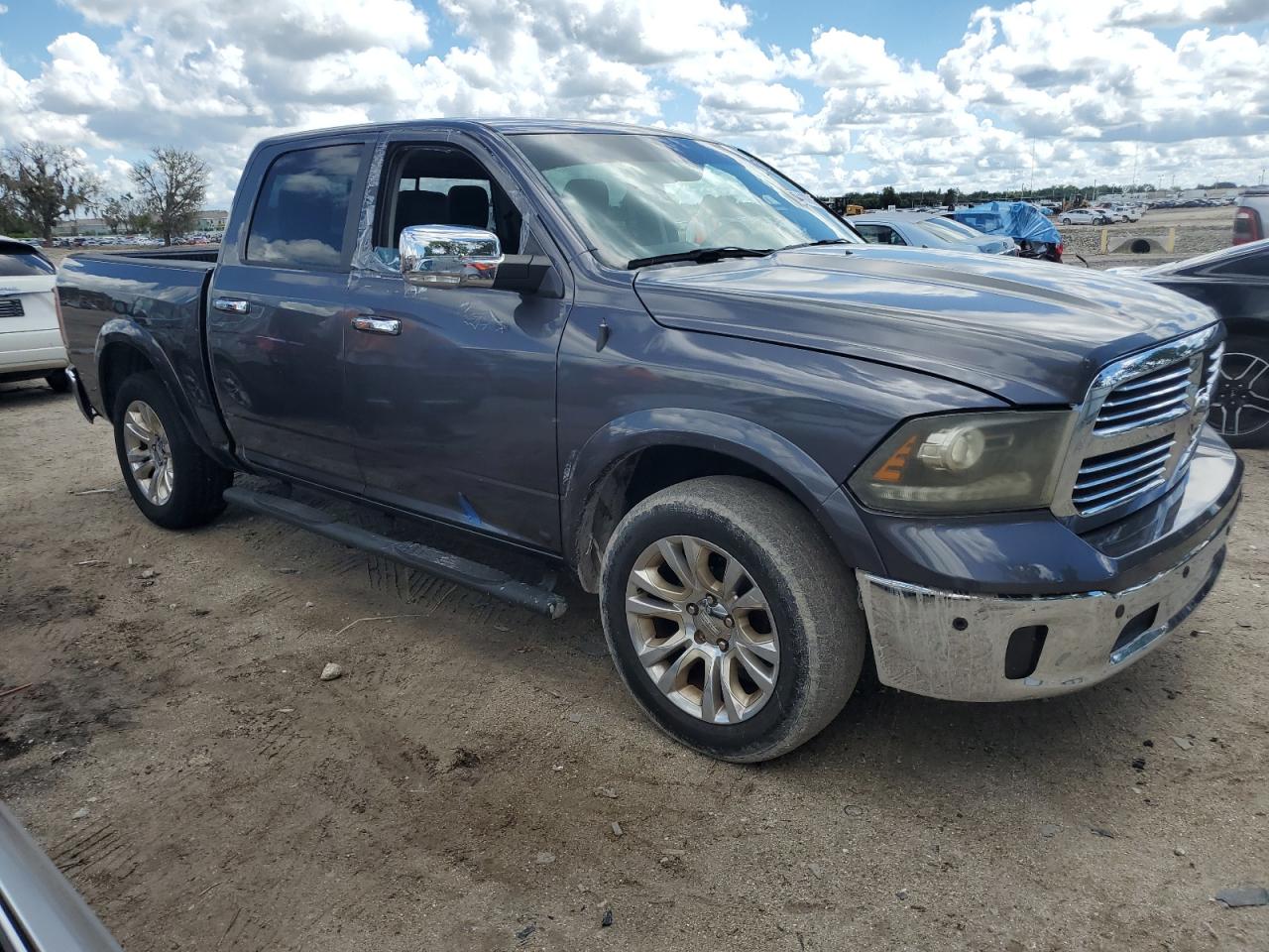 2016 Ram 1500 Laramie vin: 1C6RR6NM1GS201729