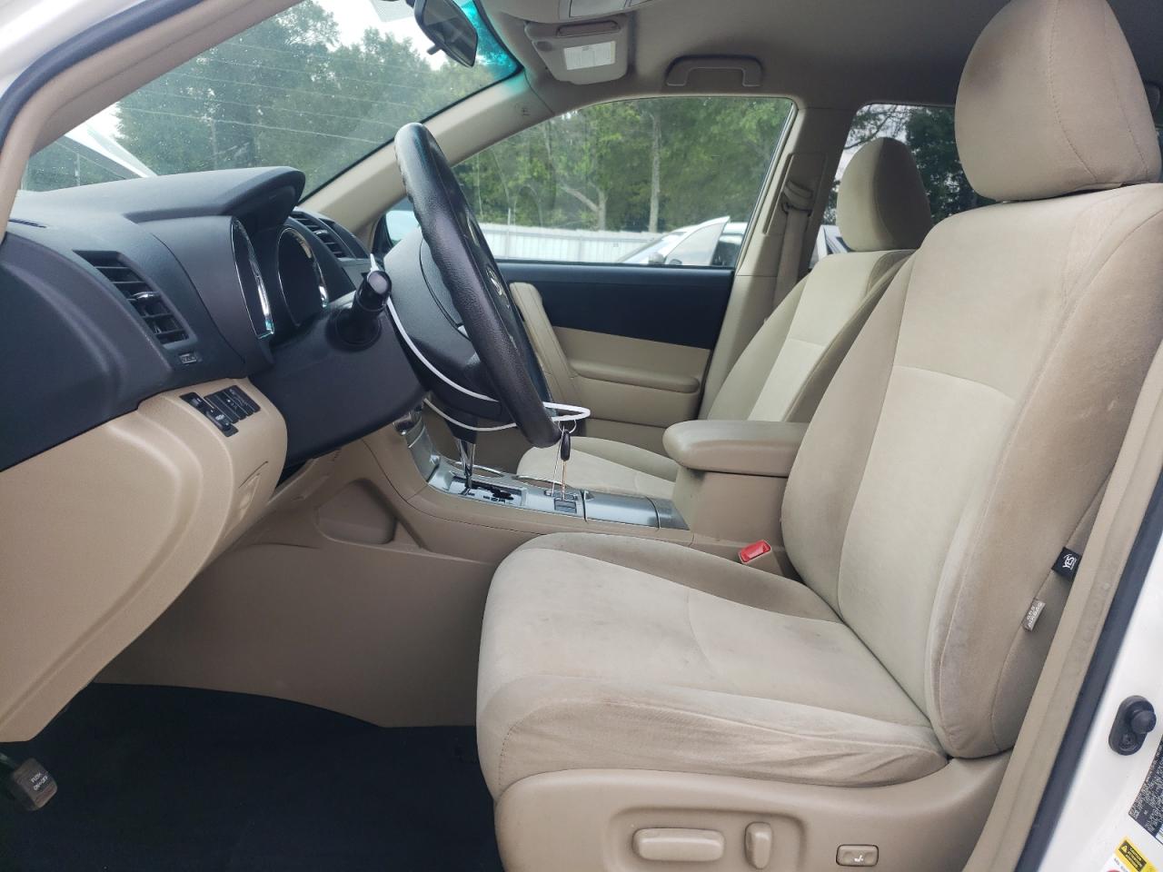 5TDZA3EH8CS025721 2012 Toyota Highlander Base