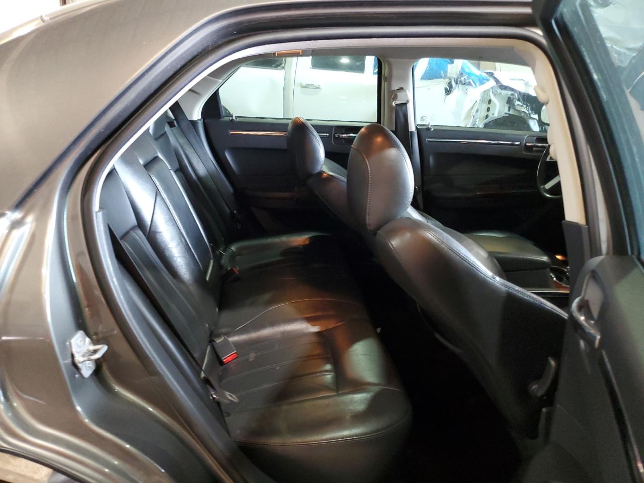 2C3CA6CT7AH125971 2010 Chrysler 300C