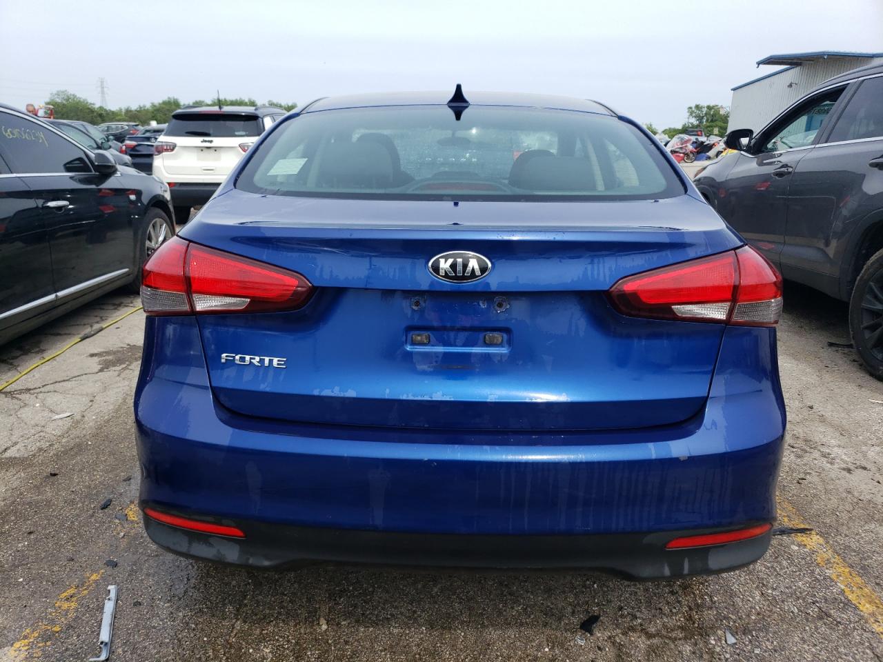 3KPFK4A70HE124179 2017 Kia Forte Lx