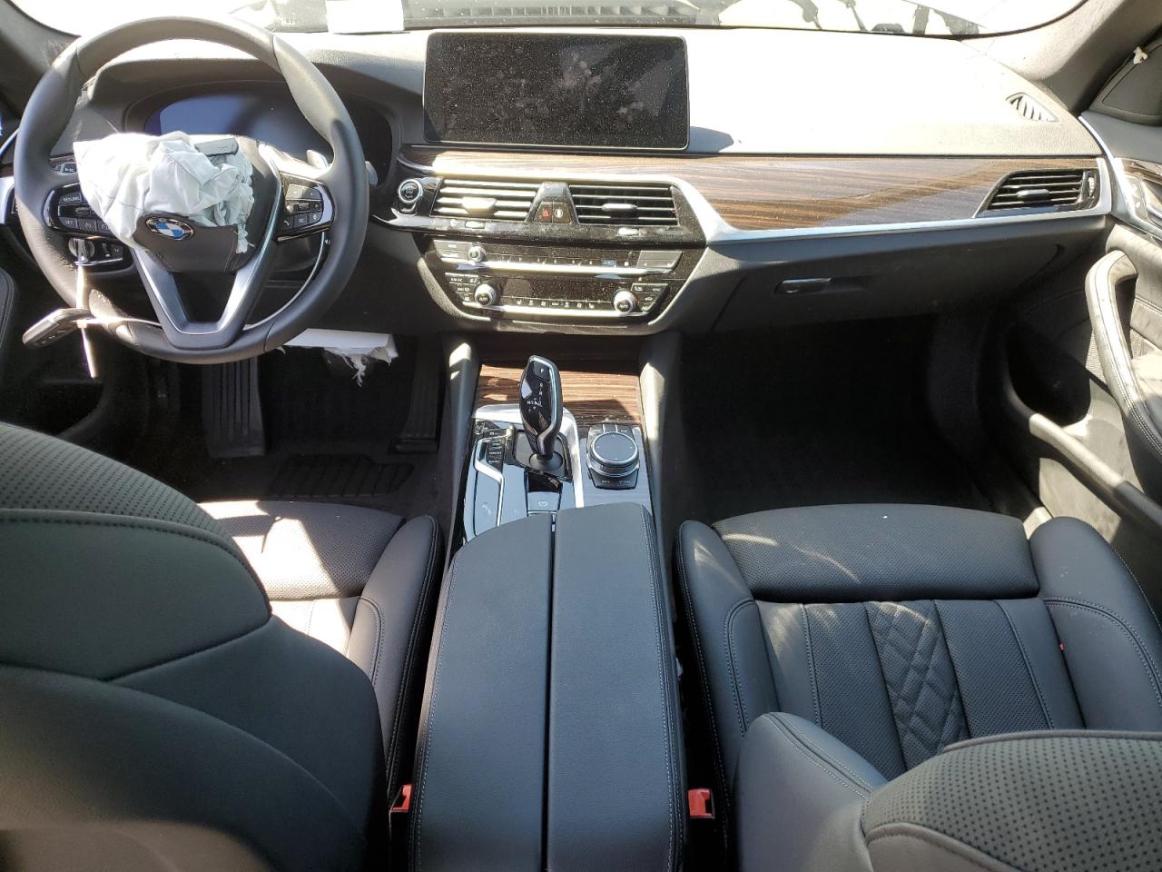 WBA13BJ09NWX58765 2022 BMW 530 Xi