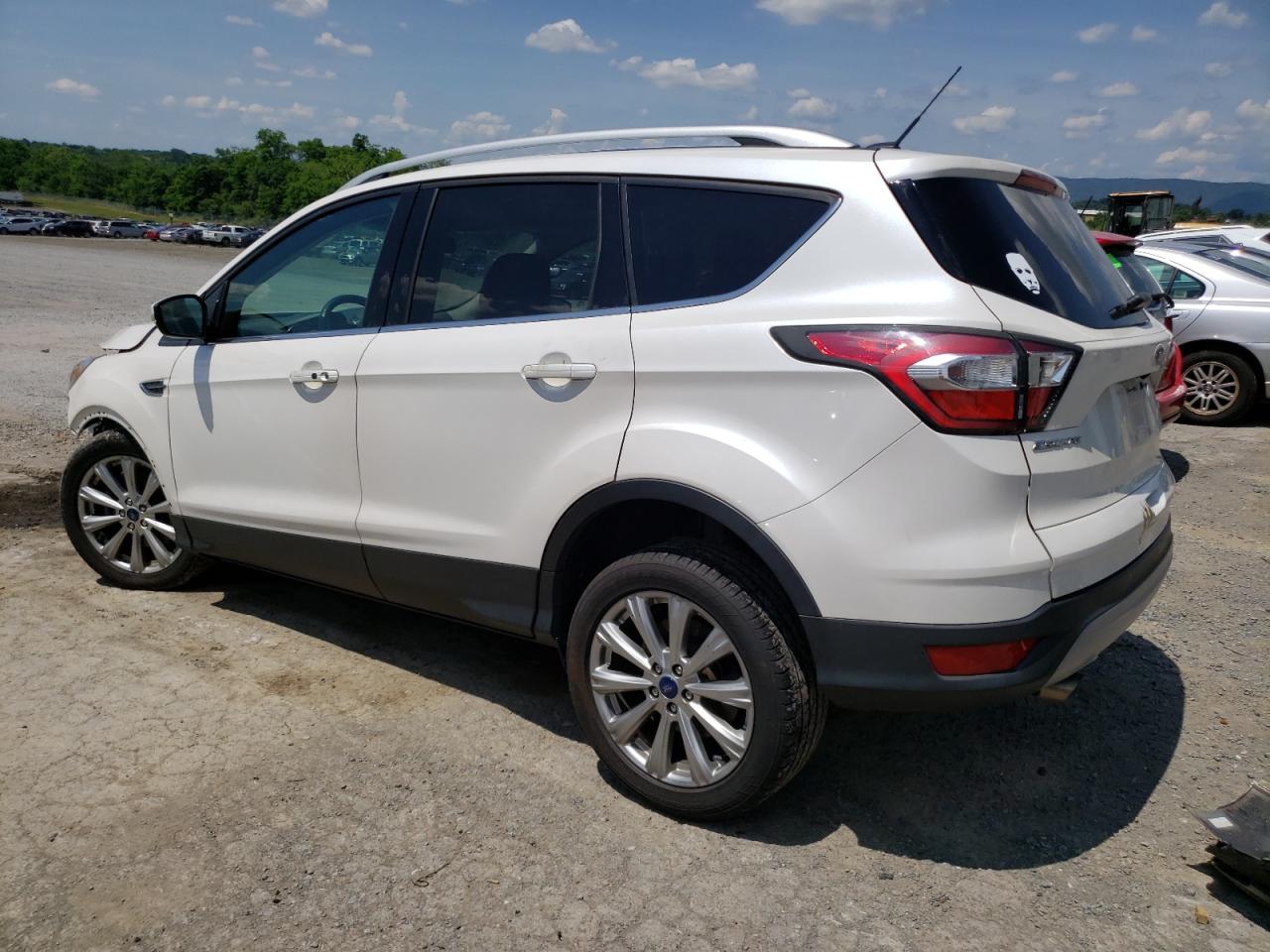 1FMCU9J92HUB55815 FORD ESCAPE 2017