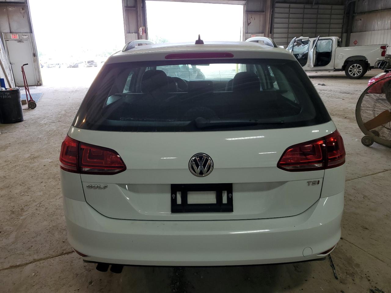 3VWC17AU3GM503191 2016 Volkswagen Golf Sportwagen S