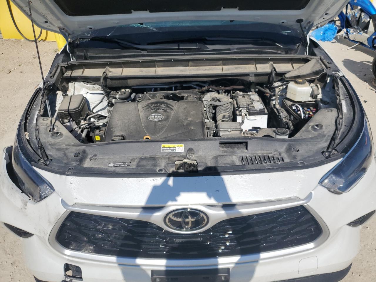 5TDGZRBHXNS243931 2022 Toyota Highlander Xle