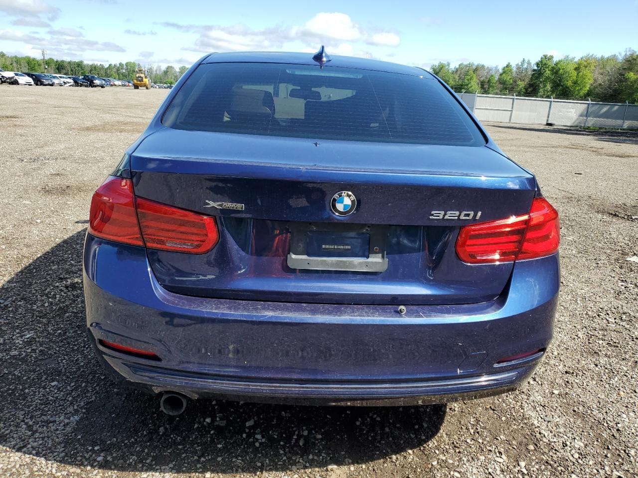 WBA8E5G52HNU22737 2017 BMW 320 Xi