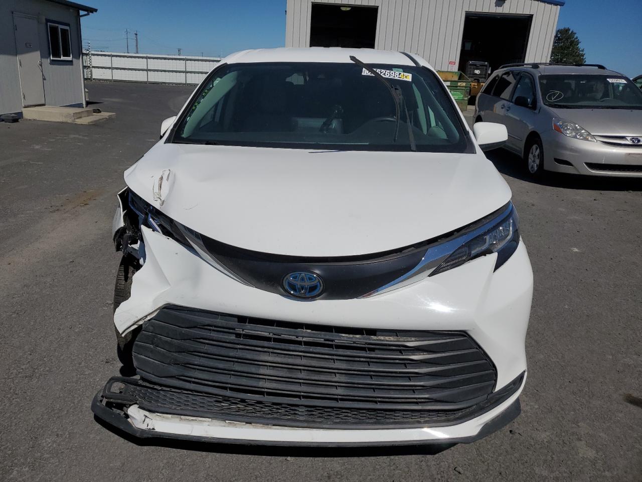 Lot #2848637955 2021 TOYOTA SIENNA LE