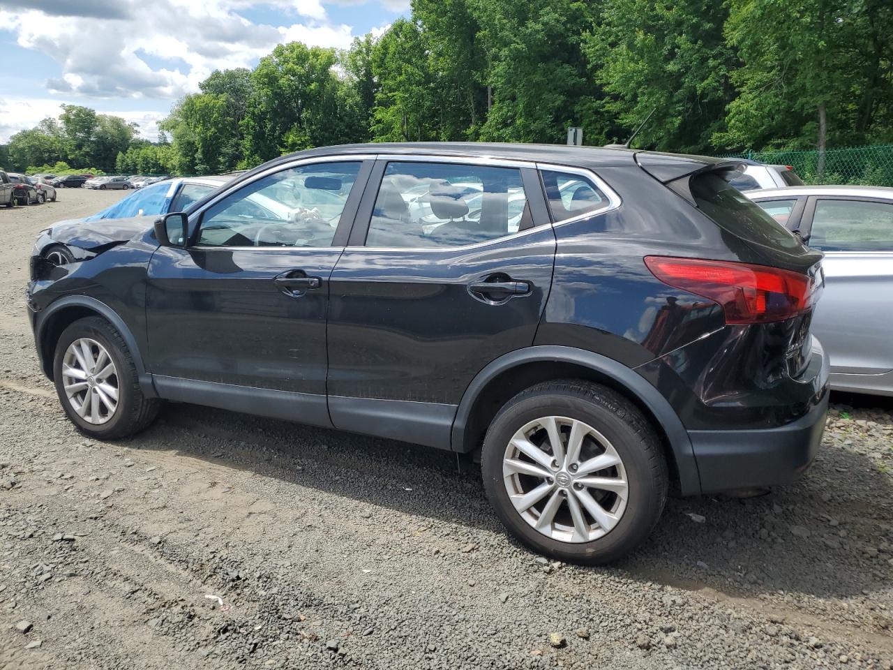 2018 Nissan Rogue Sport S vin: JN1BJ1CR7JW201630