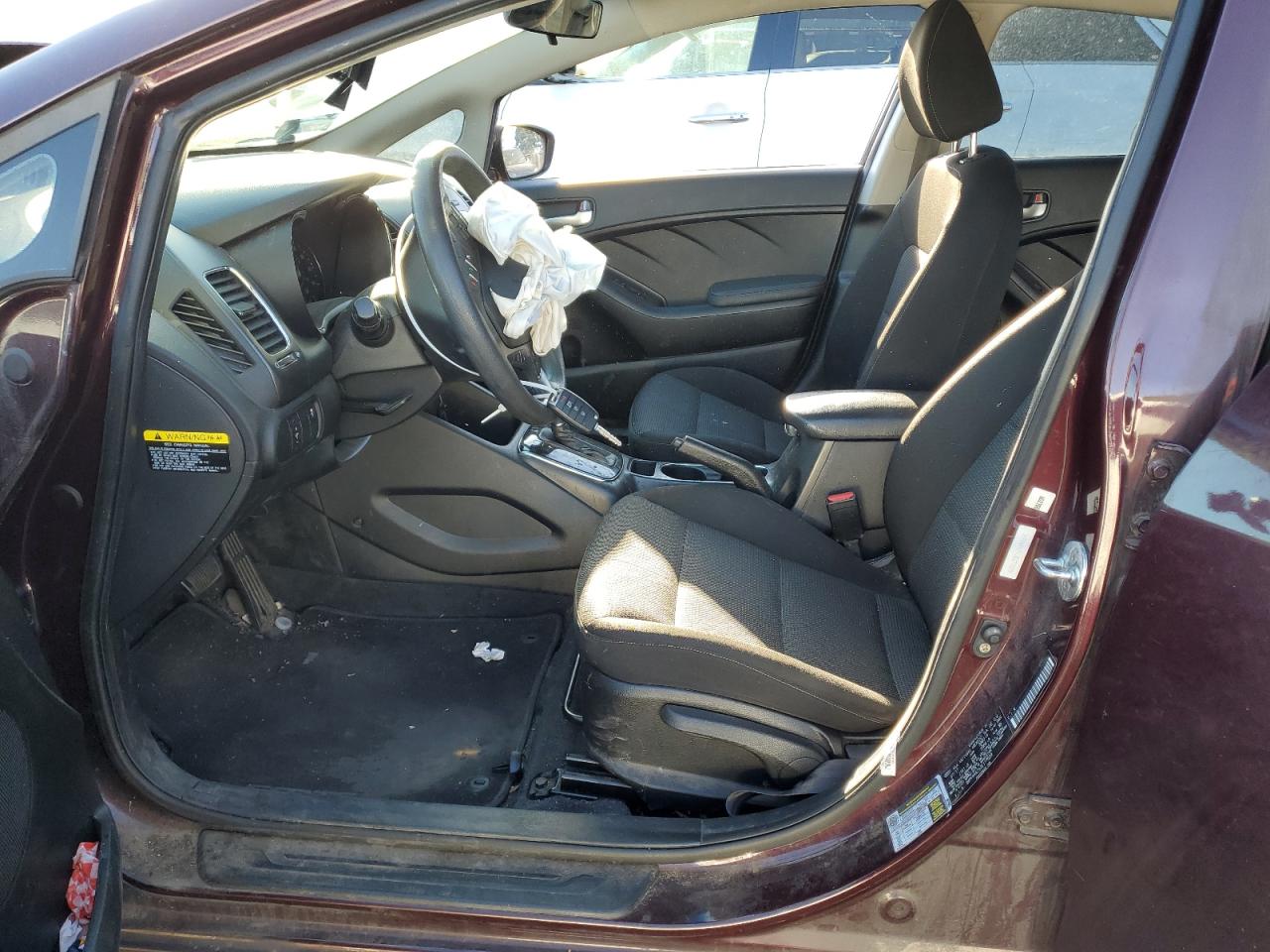 3KPFK4A7XJE177039 2018 Kia Forte Lx