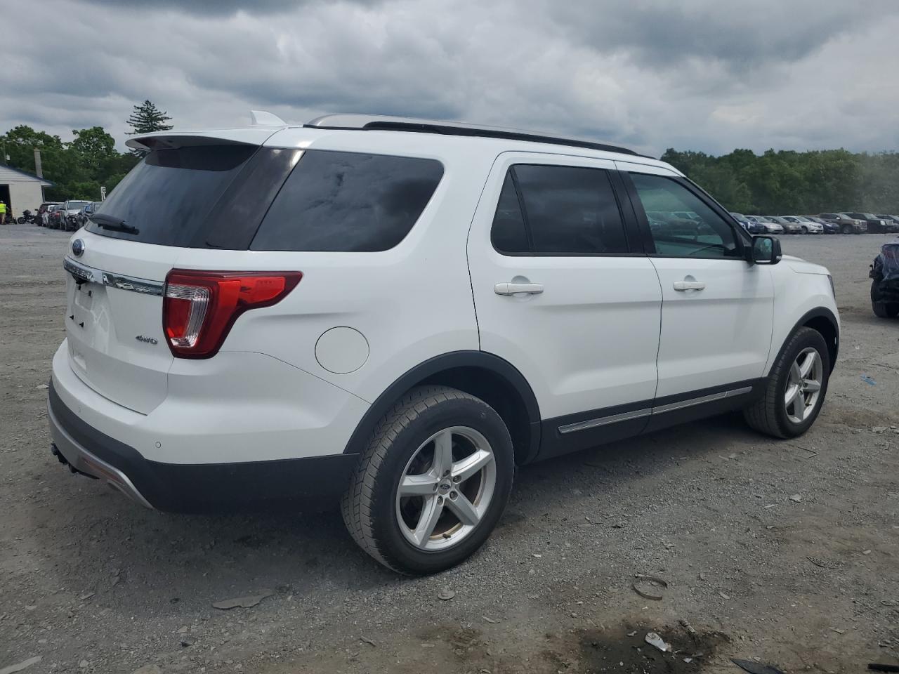 1FM5K8D82HGC98743 2017 Ford Explorer Xlt