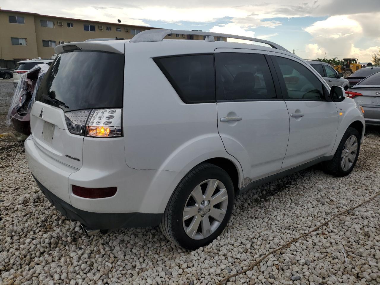 JA4MS41X78Z002778 2008 Mitsubishi Outlander Xls