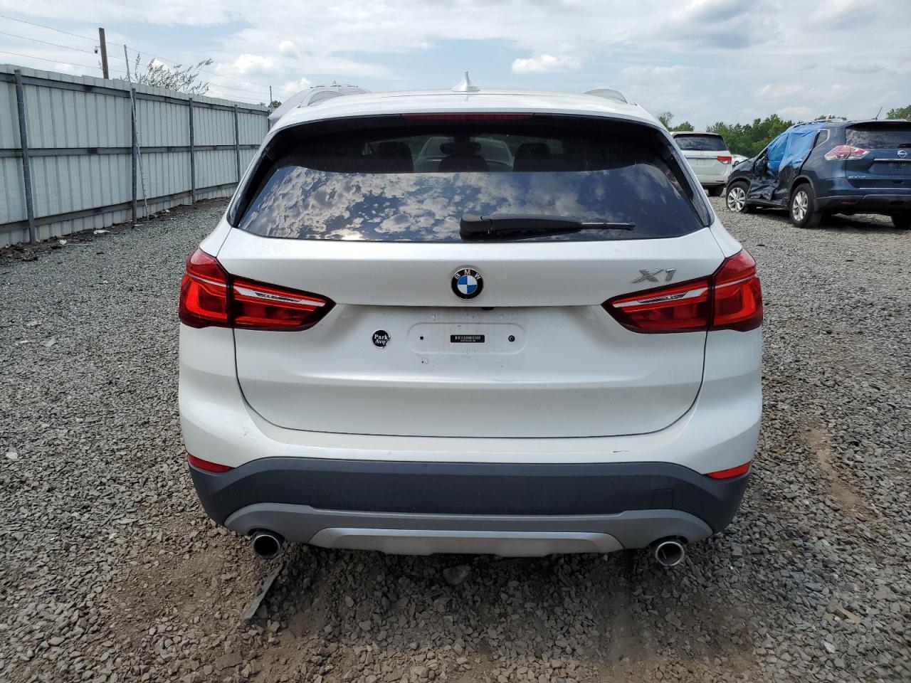 WBXHT3C33J5K24338 2018 BMW X1 xDrive28I