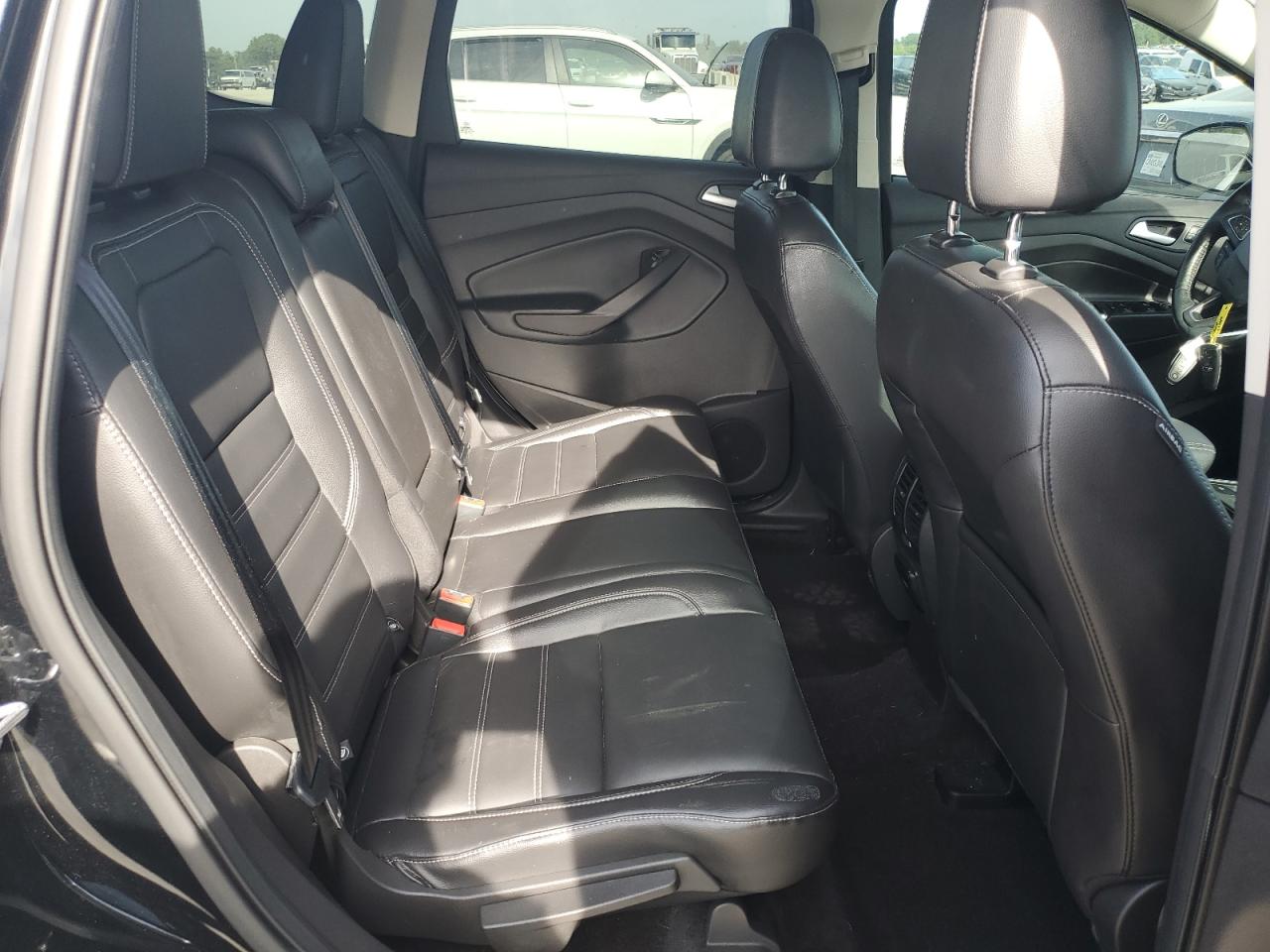 1FMCU0J93HUD51225 FORD ESCAPE 2017