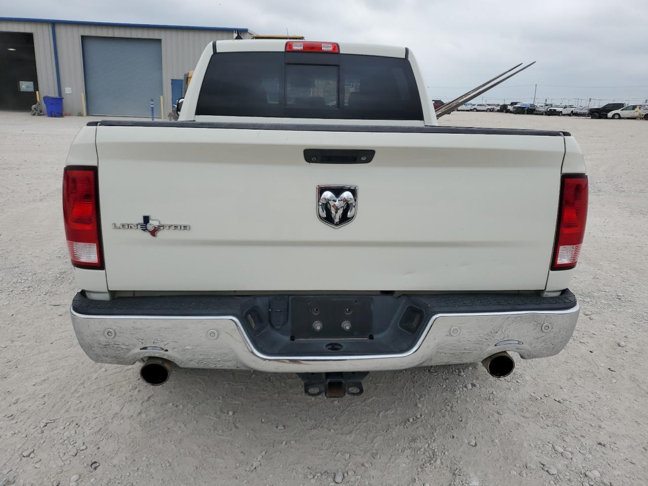 1C6RR6LT3GS210412 2016 Ram 1500 Slt