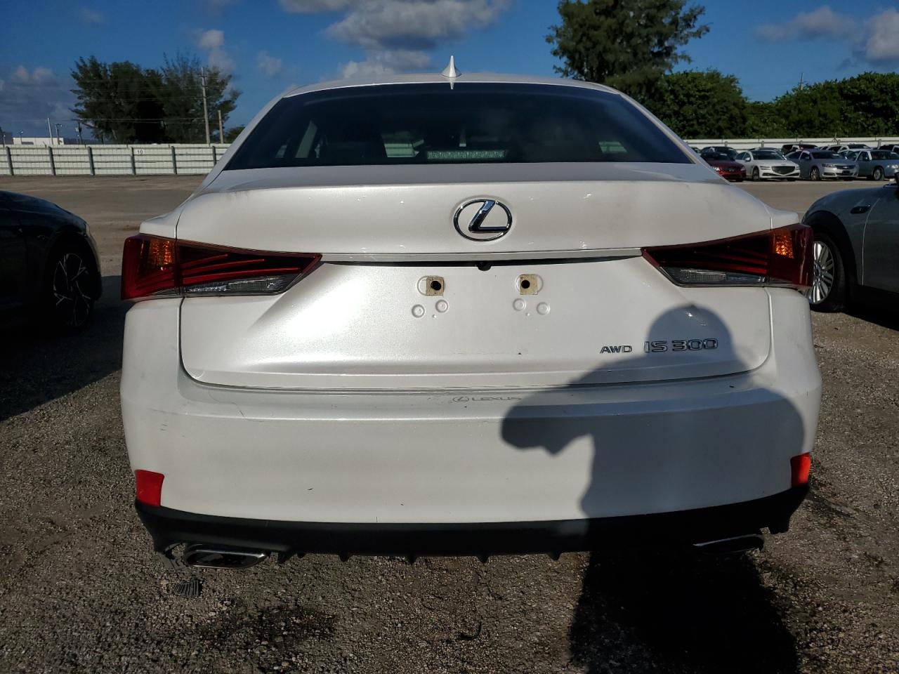 JTHC81D25J5033652 2018 Lexus Is 300