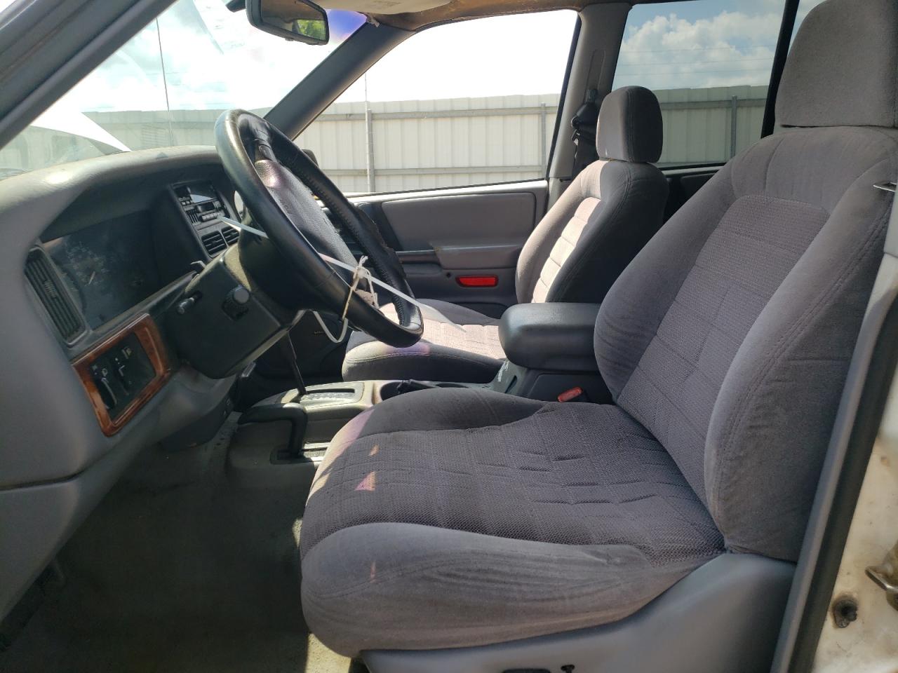 1J4GZ48Y3WC356899 1998 Jeep Grand Cherokee Laredo