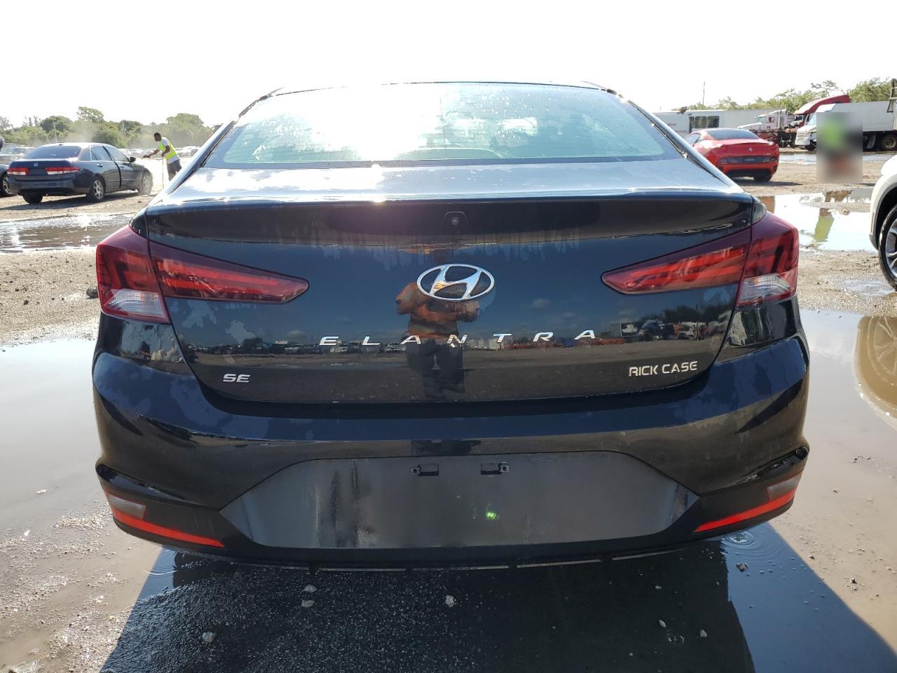 2020 Hyundai Elantra Se vin: 5NPD74LF3LH526876