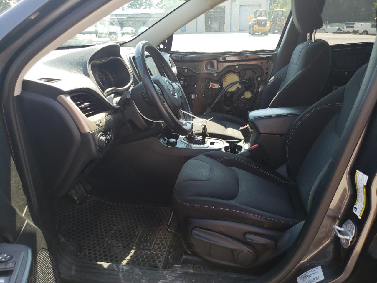 1C4PJMCB9GW340951 2016 Jeep Cherokee Latitude