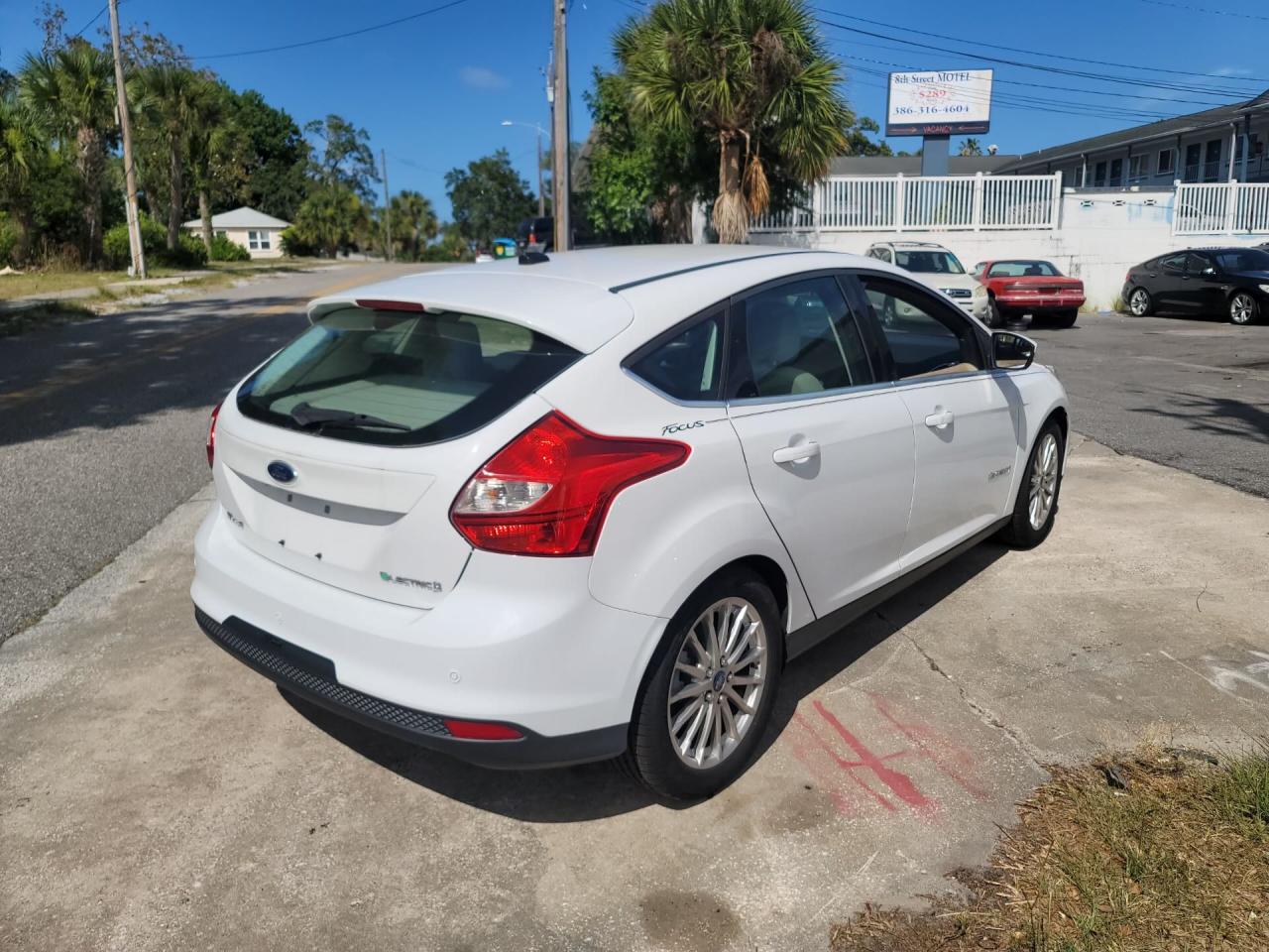 2013 Ford Focus Bev vin: 1FADP3R40DL268206